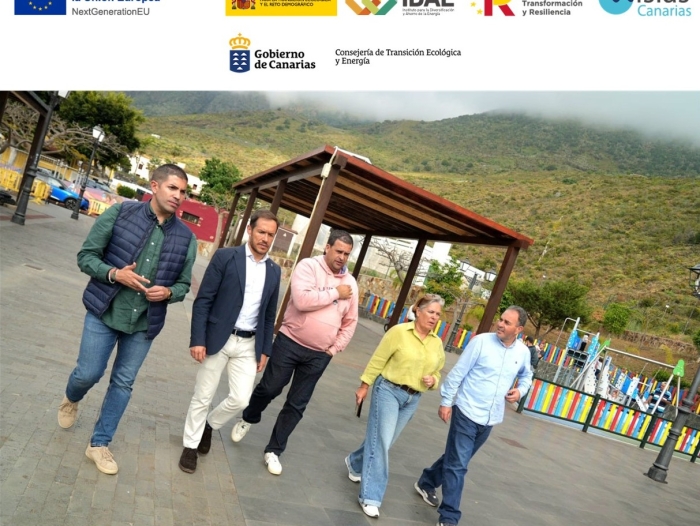 El Ayuntamiento de La Frontera recepciona la obra de instalación fotovoltaica en las pérgolas de la Plaza Benito Padrón